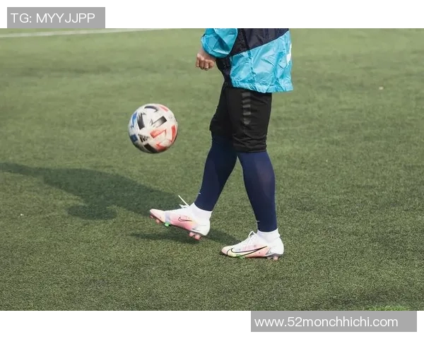 足球明星独特脚型的艺术呈现与魅力分析